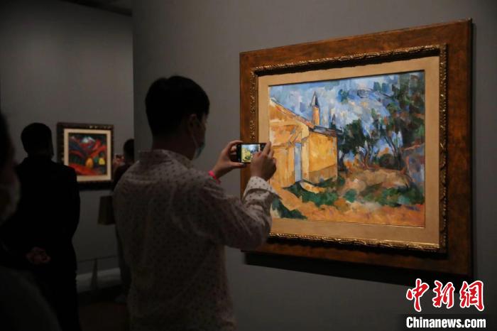 “現(xiàn)代藝術(shù)100年——意大利國(guó)家現(xiàn)當(dāng)代美術(shù)館珍藏”藝術(shù)大展?！埡鄠?攝