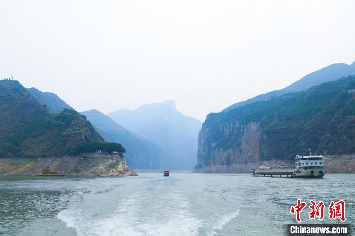 一場(chǎng)巡河“找茬”行動(dòng)，何以巡出碧水東流的長江？