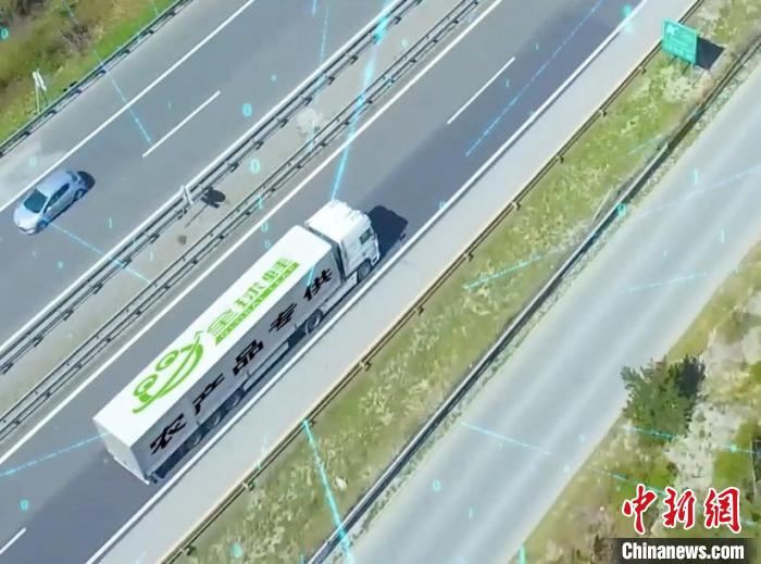 線上一鍵下單，實體門店本地配送，實現(xiàn)“即買即送”，“即時零售”將訂單在電商平臺、實體門店連接在一起?！∶捞睾眉瘓F供圖