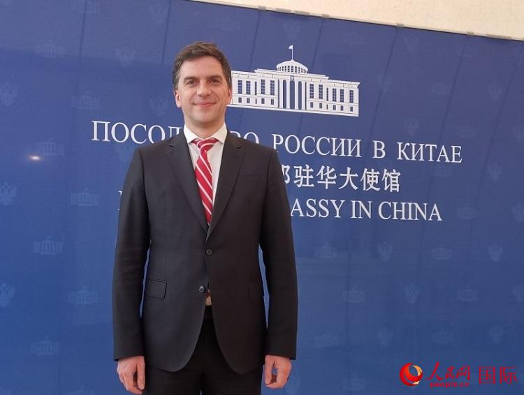 西伯利亞煤炭能源股份公司總經(jīng)理巴索夫在北京接受媒體采訪。人民網(wǎng)記者 楊倩攝