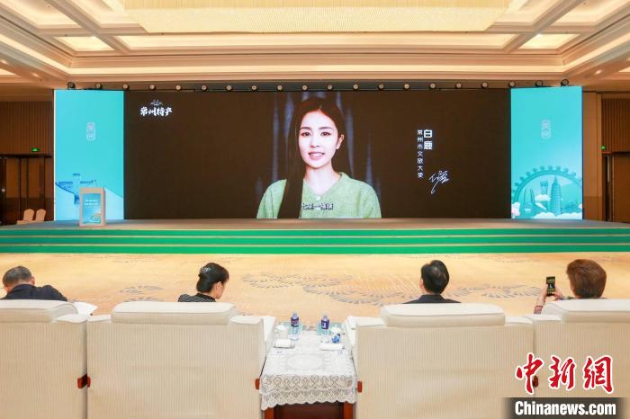 常州籍演員白鹿擔綱常州文旅大使，為家鄉(xiāng)傾情打CALL。　唐娟 攝