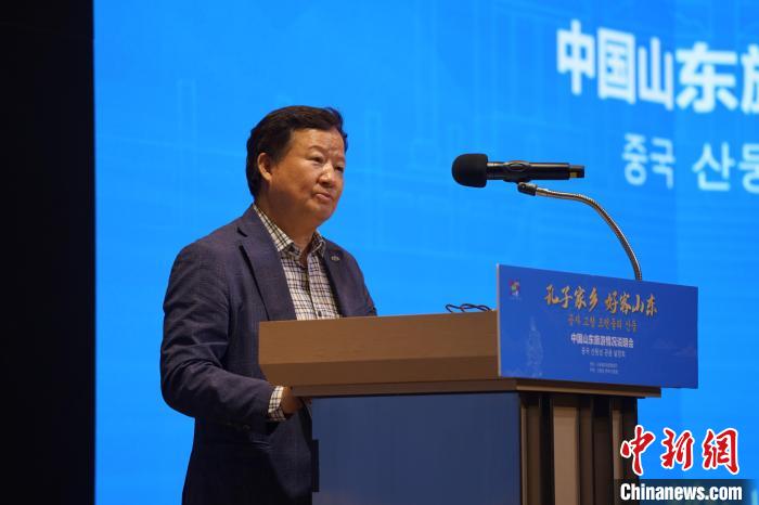 韓國(guó)一般旅游業(yè)協(xié)會(huì)副會(huì)長(zhǎng)白承弻致辭?！⑿?攝