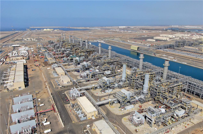 圖為無(wú)人機(jī)拍攝的吉贊燃機(jī)聯(lián)合循環(huán)電站。山東電建供圖