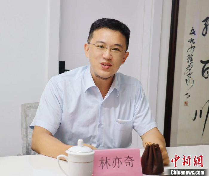 臺灣創(chuàng)新聯(lián)合建筑協(xié)會理事長林亦奇講述設立驛站愿景?！窃式?攝