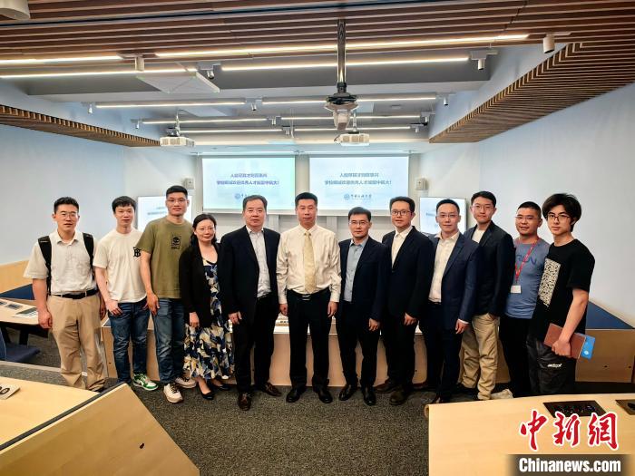 中國民航大學(xué)代表團(tuán)在英交流情況。　主辦方提供