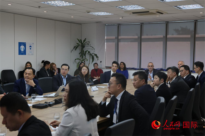 與會(huì)代表參與座談交流。人民網(wǎng)記者 時(shí)元皓攝