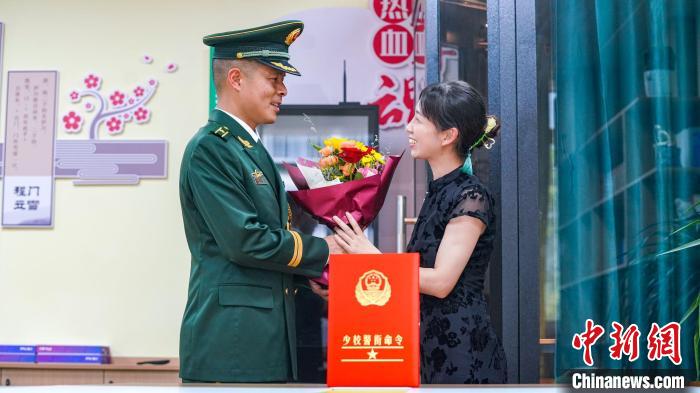 軍功章有你的一半?！堦愑?攝