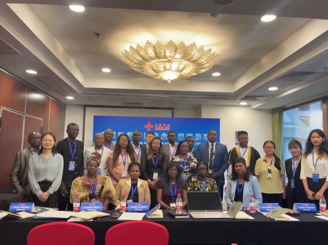 非洲法語國家農(nóng)業(yè)種植研修班學員合影 受訪單位供圖。