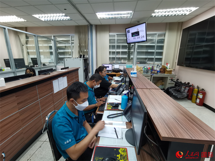 “曼谷無(wú)線電中心”工作現(xiàn)場(chǎng)。人民網(wǎng)記者 白元琪攝