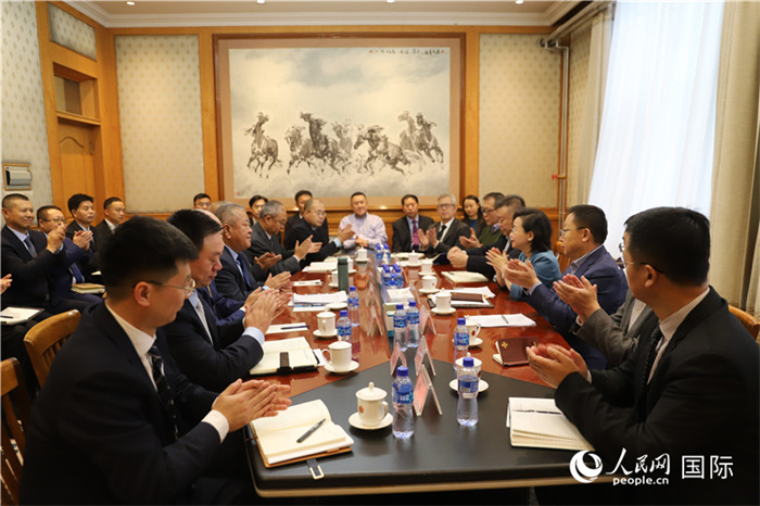 3.2023年10月30日，中國駐蒙使館座談會現(xiàn)場。人民網(wǎng)記者 霍文攝