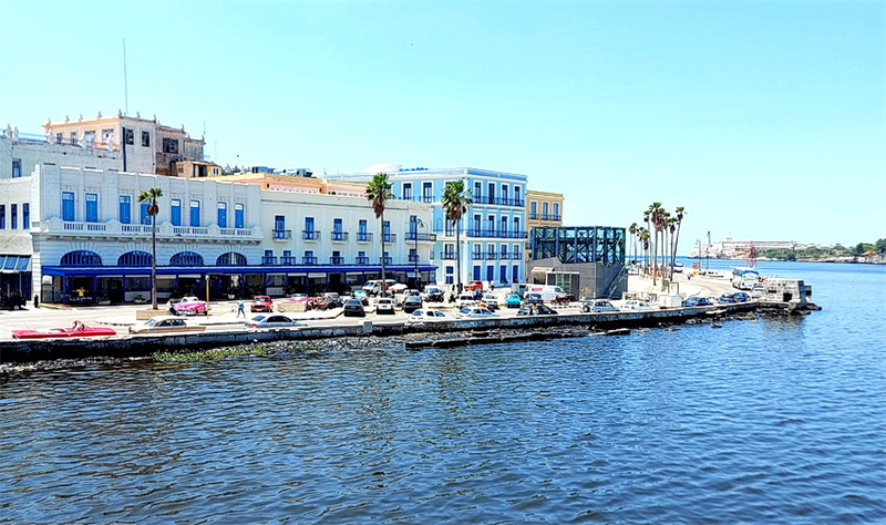 連接哈瓦那新老城區(qū)的海濱大道。于世文攝