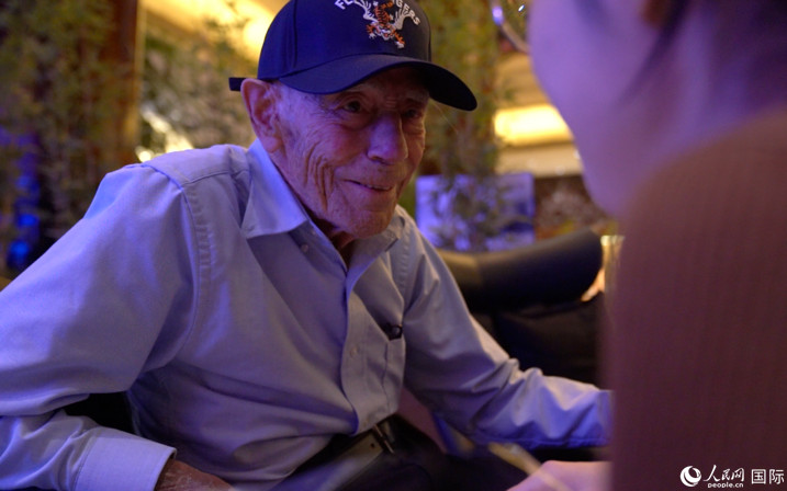 飛虎隊老兵哈里·莫耶接受人民網(wǎng)專訪。 人民網(wǎng) 張文捷攝