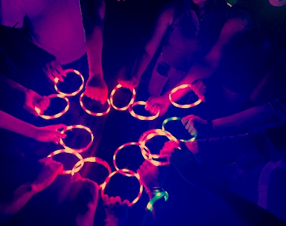 圖為玩家佩戴的手環(huán)。受訪者供圖