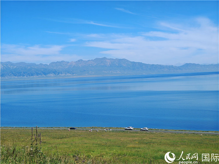 新疆賽里木湖景區(qū)風(fēng)光。人民網(wǎng)記者 劉潔妍攝