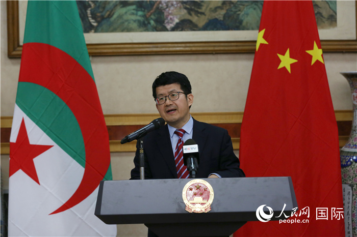 李健在招待會(huì)上致辭。人民網(wǎng)記者 郝瑞敏攝