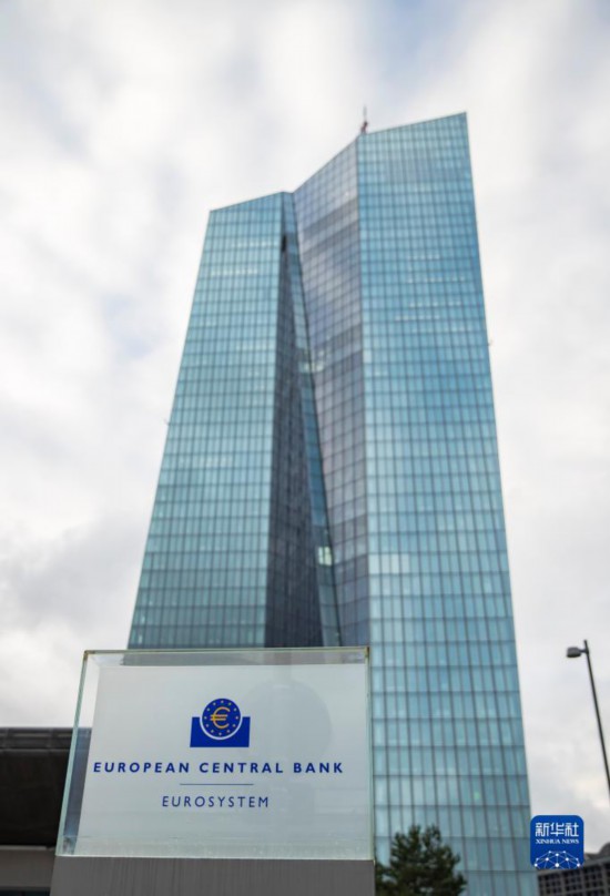 這是12月14日在德國(guó)法蘭克福拍攝的歐洲央行大樓。新華社記者 張帆 攝