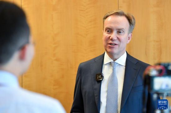 1月9日，在瑞士日內(nèi)瓦，世界經(jīng)濟(jì)論壇總裁博爾格·布倫德接受新華社記者專訪。新華社記者 連漪 攝