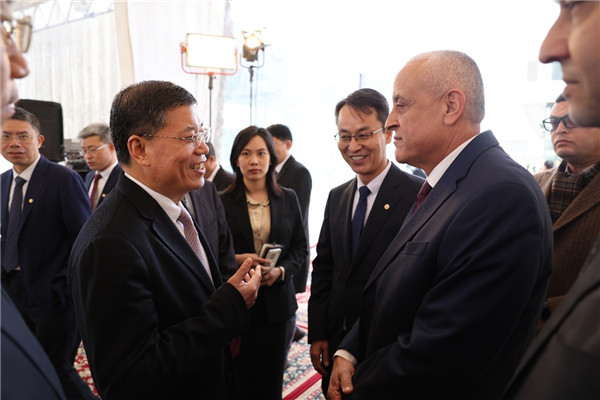李永明同埃及住房部副部長會(huì)談交流。主辦方供圖
