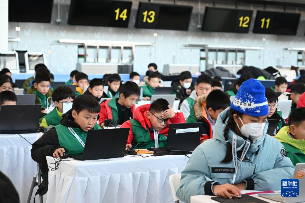 1月26日，選手們在比賽中。新華社記者 宋心平 攝