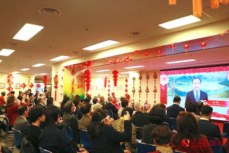 2月9日，“喜迎龍年·品味陜西”——2024新春迎福（展）聯(lián)歡會暨陜西文化年在東京中國文化中心拉開帷幕。人民網 許可攝