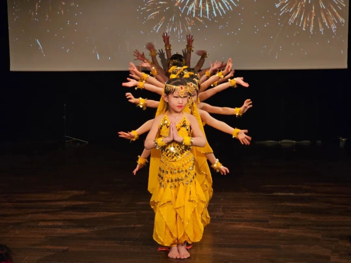 舞蹈《千手觀音》。中國駐瑞典大使館供圖。