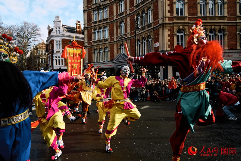 倫敦新春慶典現(xiàn)場。人民網(wǎng) 郭錦標(biāo)、楊浩鵬攝