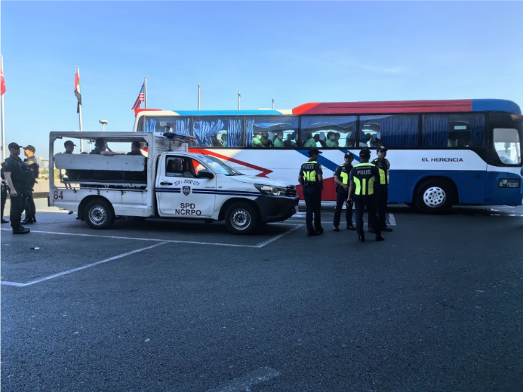 菲反有組織犯罪委員會(huì)等部門組織多次聯(lián)合突擊執(zhí)法。駐菲律賓使館供圖