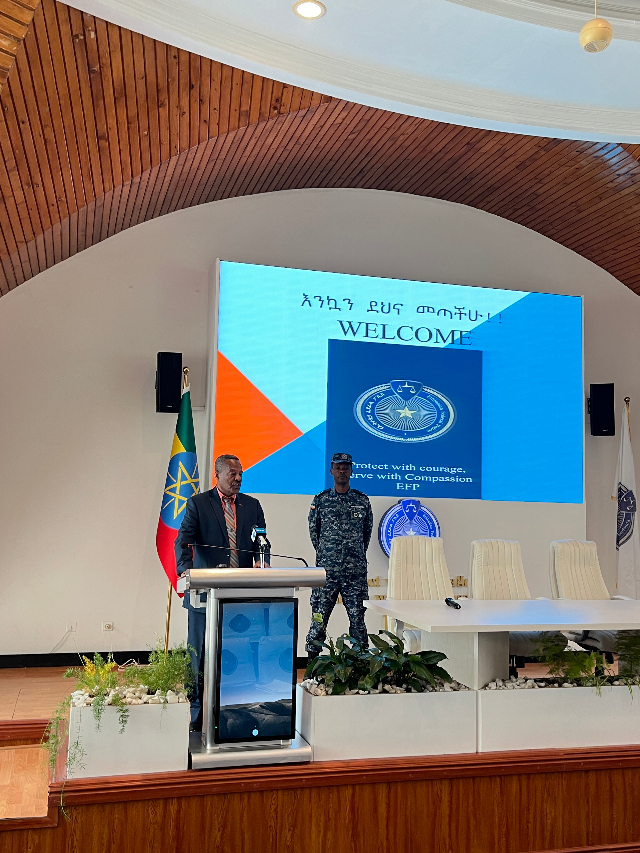 圖為埃塞警察大學(xué)校長梅斯芬·阿貝貝致辭。亞的斯亞貝巴大學(xué)孔子學(xué)院供圖