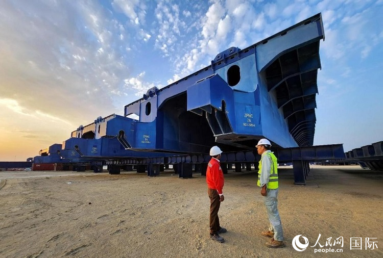 全球最大升船機平臺。人民網記者管克江攝