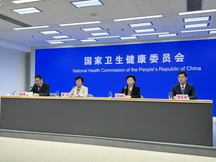 新華全媒+｜加強(qiáng)兒童?？?改善醫(yī)療服務(wù)——2024年醫(yī)療和婦幼健康這樣發(fā)力