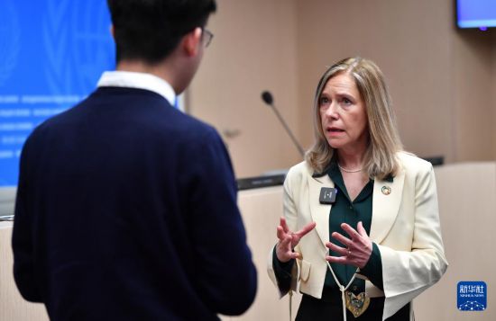 3月19日，在瑞士日內(nèi)瓦，世界氣象組織秘書(shū)長(zhǎng)塞萊絲特·紹洛接受新華社記者專(zhuān)訪。新華社記者 連漪 攝