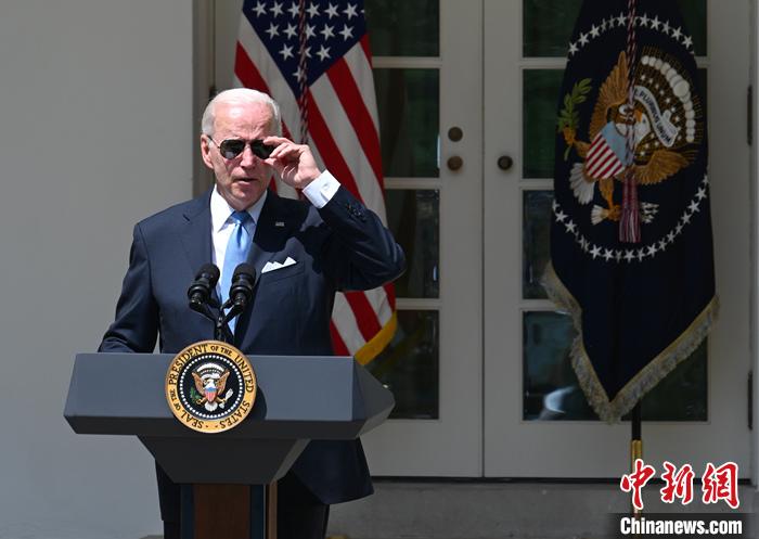 當?shù)貢r間7月30日上午，美國總統(tǒng)拜登新冠檢測再次呈陽性。他此次沒有癥狀，但將采取隔離措施。資料圖為拜登7月27日解除隔離后在白宮發(fā)表講話。 <a target='_blank' href='/'><p  align=