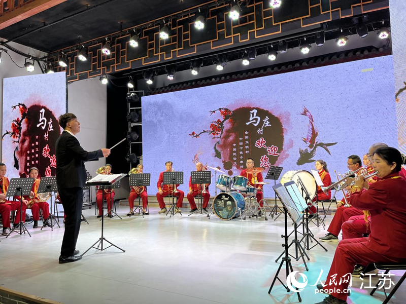 馬莊農(nóng)民樂團在排練節(jié)目。人民網(wǎng) 李子佩攝