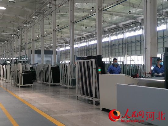 高碑店綠建產(chǎn)業(yè)蓬勃發(fā)展。人民網(wǎng)張繼航攝