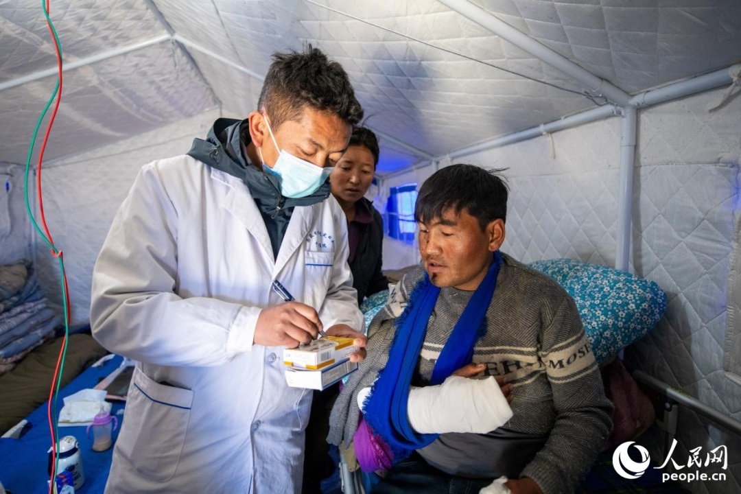 震中日記｜“謝謝，曼巴啦！”