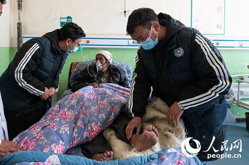 震中日記｜“謝謝，曼巴啦！”