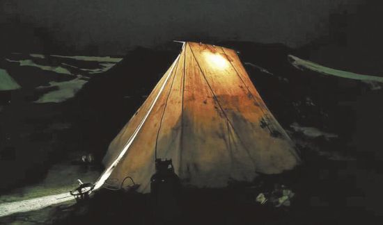 卓乃湖受困?？煽晌骼锕芾硖庂Y料圖片