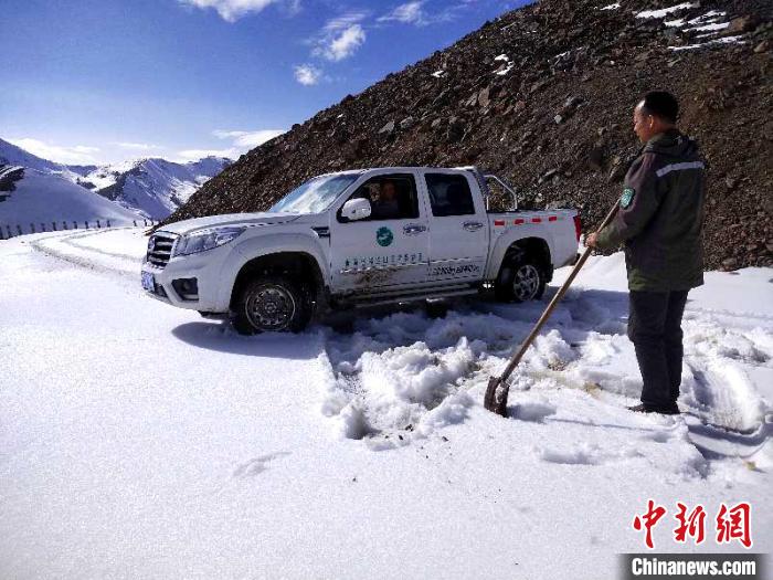 圖為管護(hù)員的工作日常。受訪者供圖