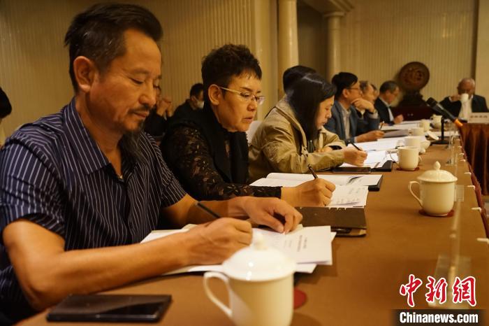 圖為座談會(huì)現(xiàn)場(chǎng)。　潘雨潔 攝
