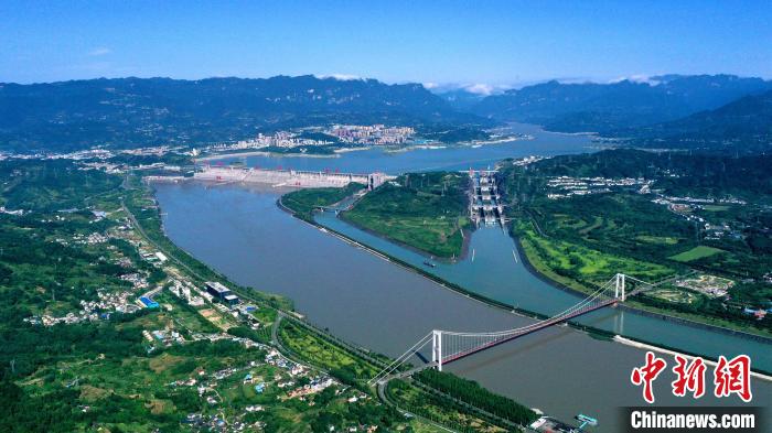 2022年夏季三峽工程為中下游補(bǔ)水。(資料圖) 湯偉 攝