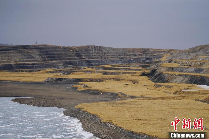 圖為青海省海西蒙古族藏族自治州天峻縣木里礦區(qū)。　馬銘言 攝