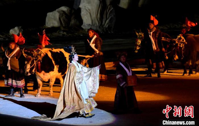 3月17日，西藏拉薩，《文成公主》大型史詩劇演出現(xiàn)場。　李林 攝