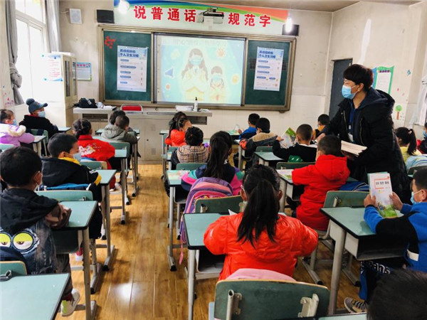 圖片默認(rèn)標(biāo)題_fororder_4、恢復(fù)上課的學(xué)生們-攝影-左斌