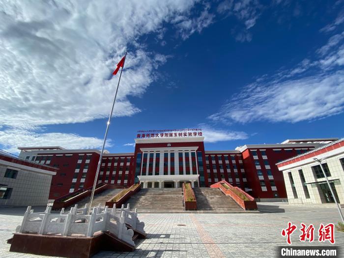 瀾滄江畔開出“教育格?；ā保含F(xiàn)代教育和生態(tài)教育并重