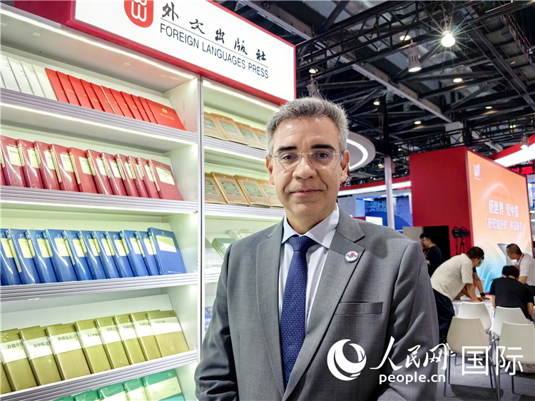 巴西東進(jìn)出版社社長高文勇接受人民網(wǎng)專訪。人民網(wǎng)記者 符園園攝