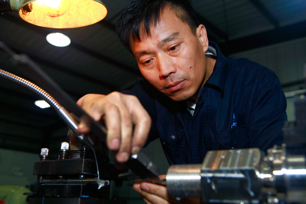 工作中的張世軍。受訪者供圖