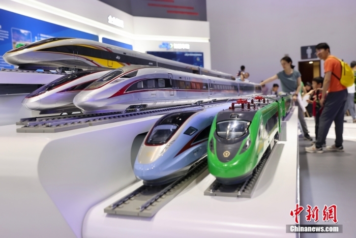 7月13日，第二十六屆北京科博會在北京國家會議中心開幕。圖為復(fù)興號系列動車組模型。<a target='_blank' href='/'><p  align=