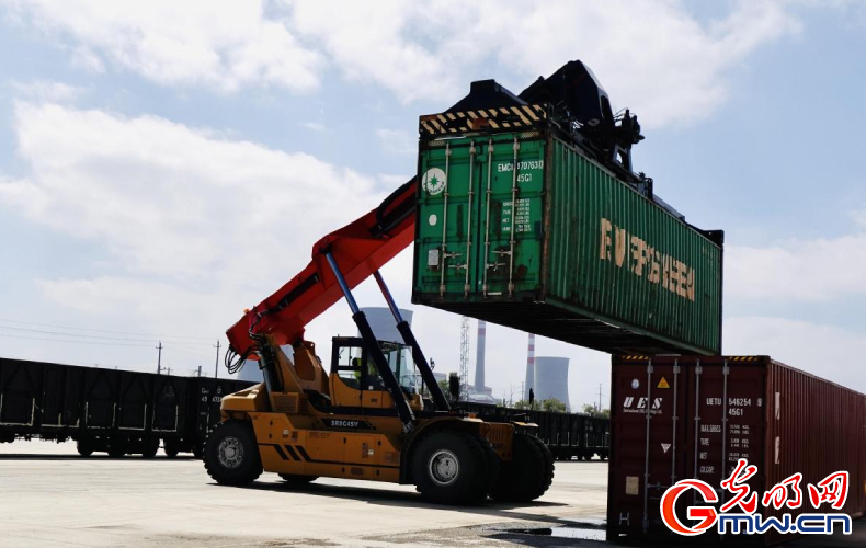 發(fā)現(xiàn)最美鐵路｜鐵龍奔騰！抒寫(xiě)中歐班列草原絲路新篇章