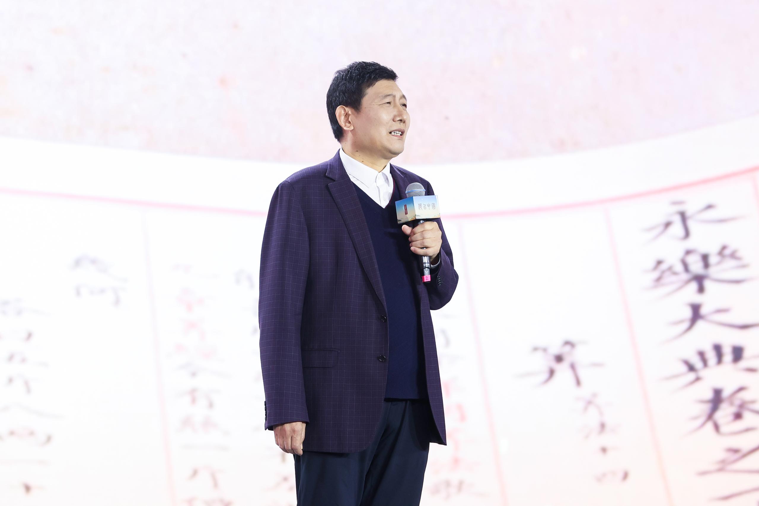 山東大學(xué)文學(xué)院講席教授、《文史哲》主編杜澤遜。人民視頻供圖