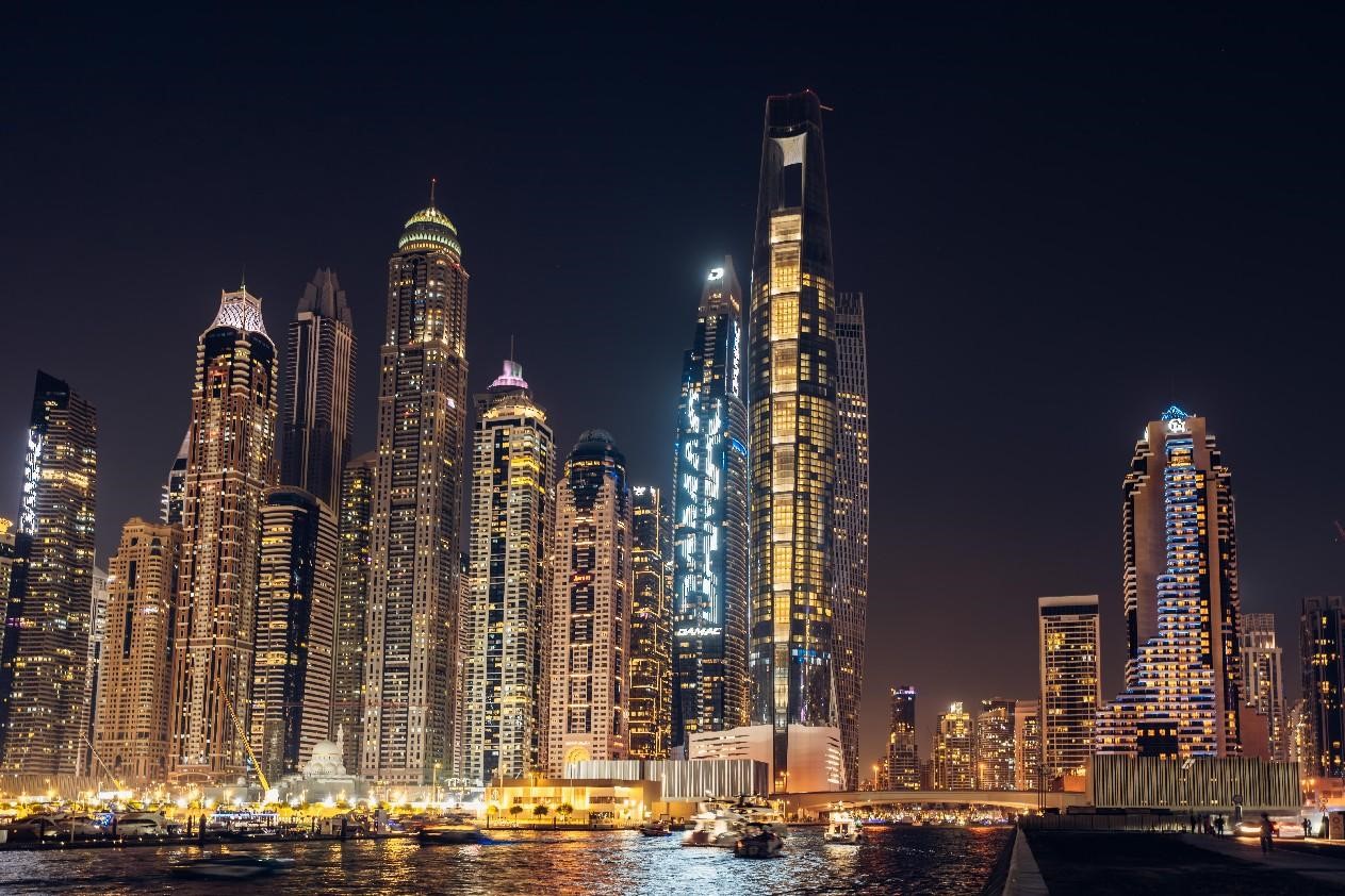 瑪瑞納地區(qū)夜景。中鐵十八局供圖